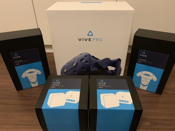 HTC VIVE PRO スターターキット